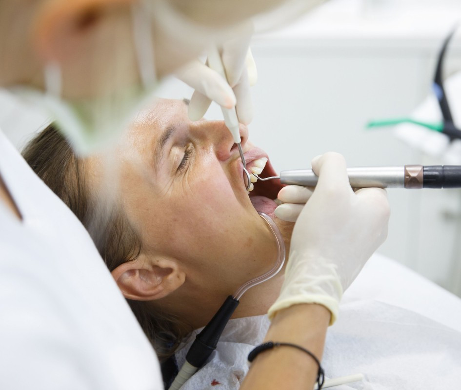 Soins parodontaux au cabinet dentaire du Dr Christian Maire à Lisbonne